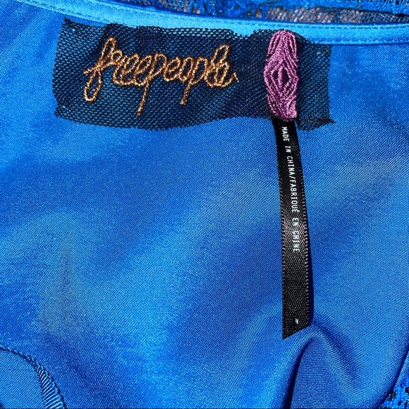 Women’s Dress - Picture 5 of 11